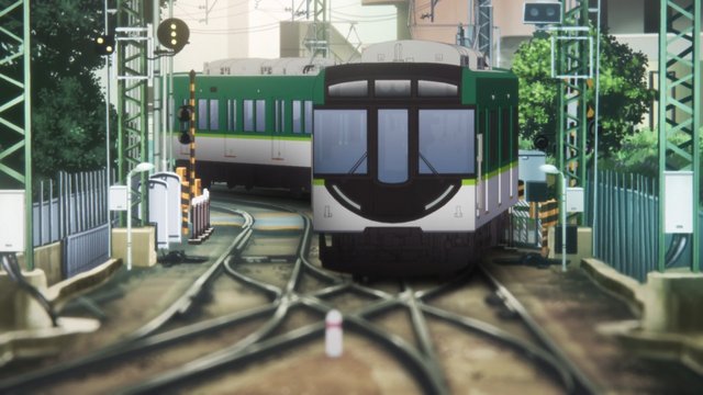 Keihan Uji Station train arrival