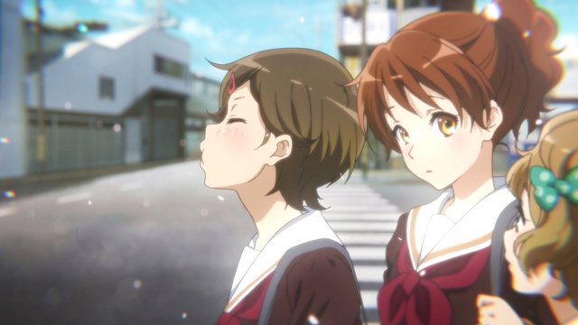 Kumiko bidding farewell to her sister at the station