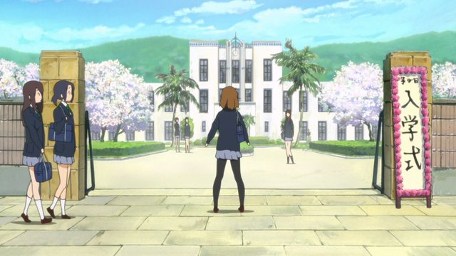 Cherry blossom slope at the school gate