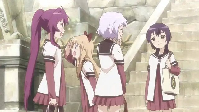 七森中学校の校門