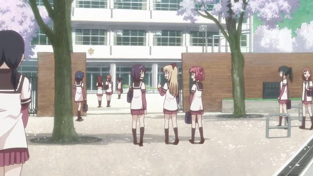 七森中学校の正門と入学式
