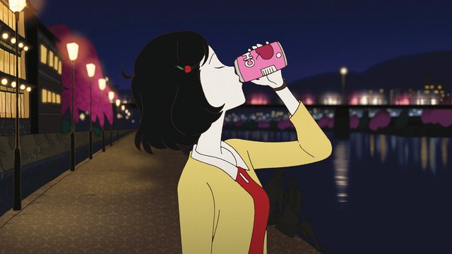 河畔阶梯与人群