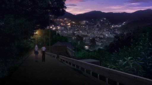 展望台から下る坂道