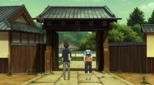 千反田家の玄関と庭