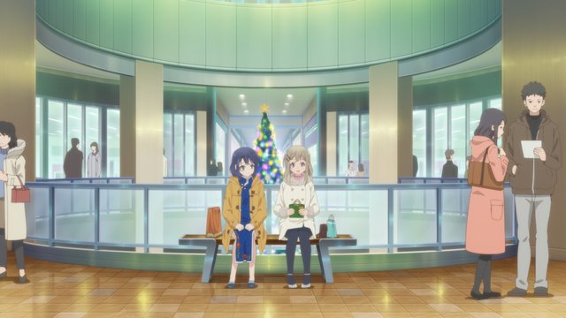 Second-floor rest area of a shopping mall