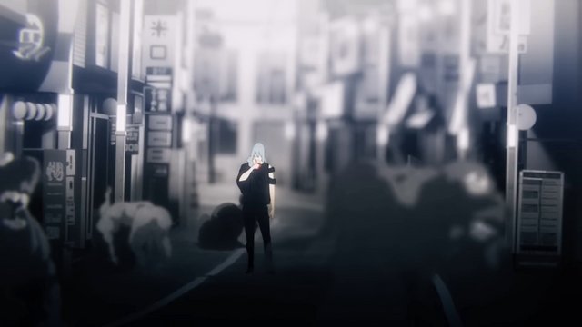 OP1で3人が並ぶ商店街のアーケード