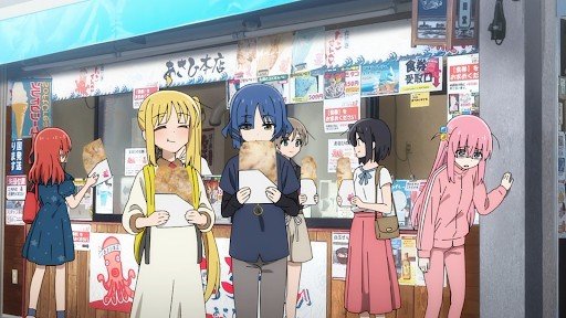 In front of a shop on the way back from Enoshima