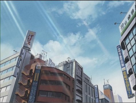 大型家電量販店の前で待つ
