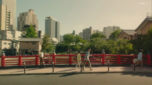 红色的栏杆桥
