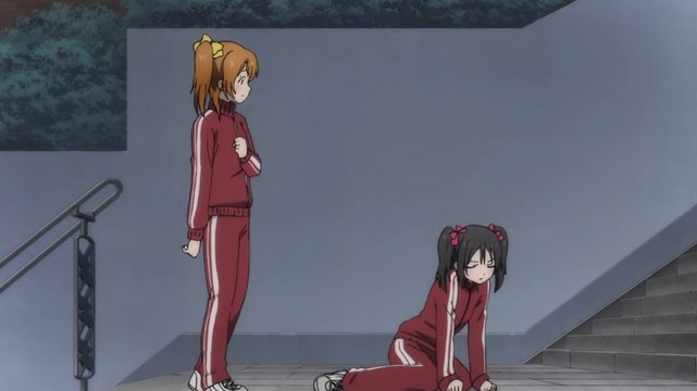 妮可摔倒的男坂