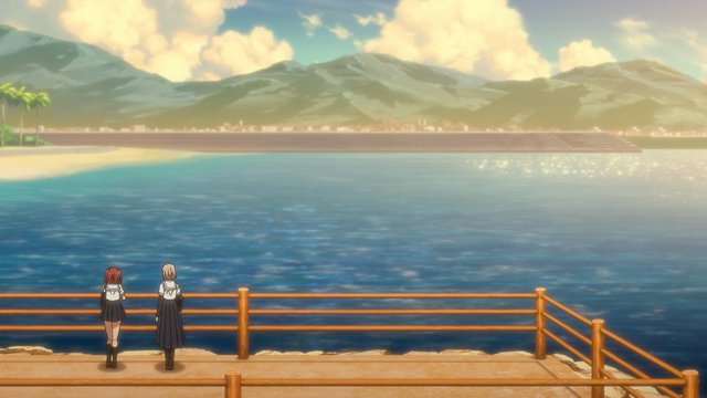 夕暮れの海辺の散歩