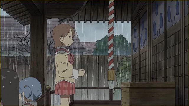 神社奉纳箱前的硬币弹飞事件